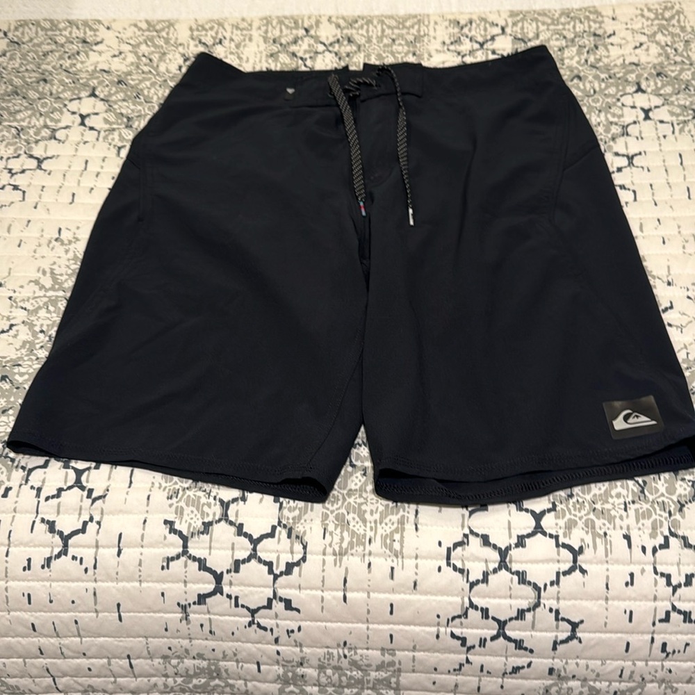 Men’s Quickksilver boardshorts size 31